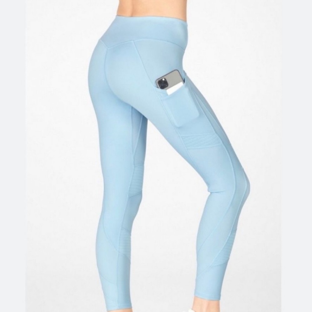 Fabletics Anywhere Motion 360 High Waisted 7/8 length Leggings